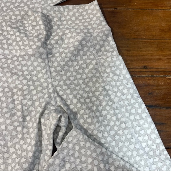 FIP Fit in Pink White Heart Patterned Activewear Set small - Picture 5 of 7